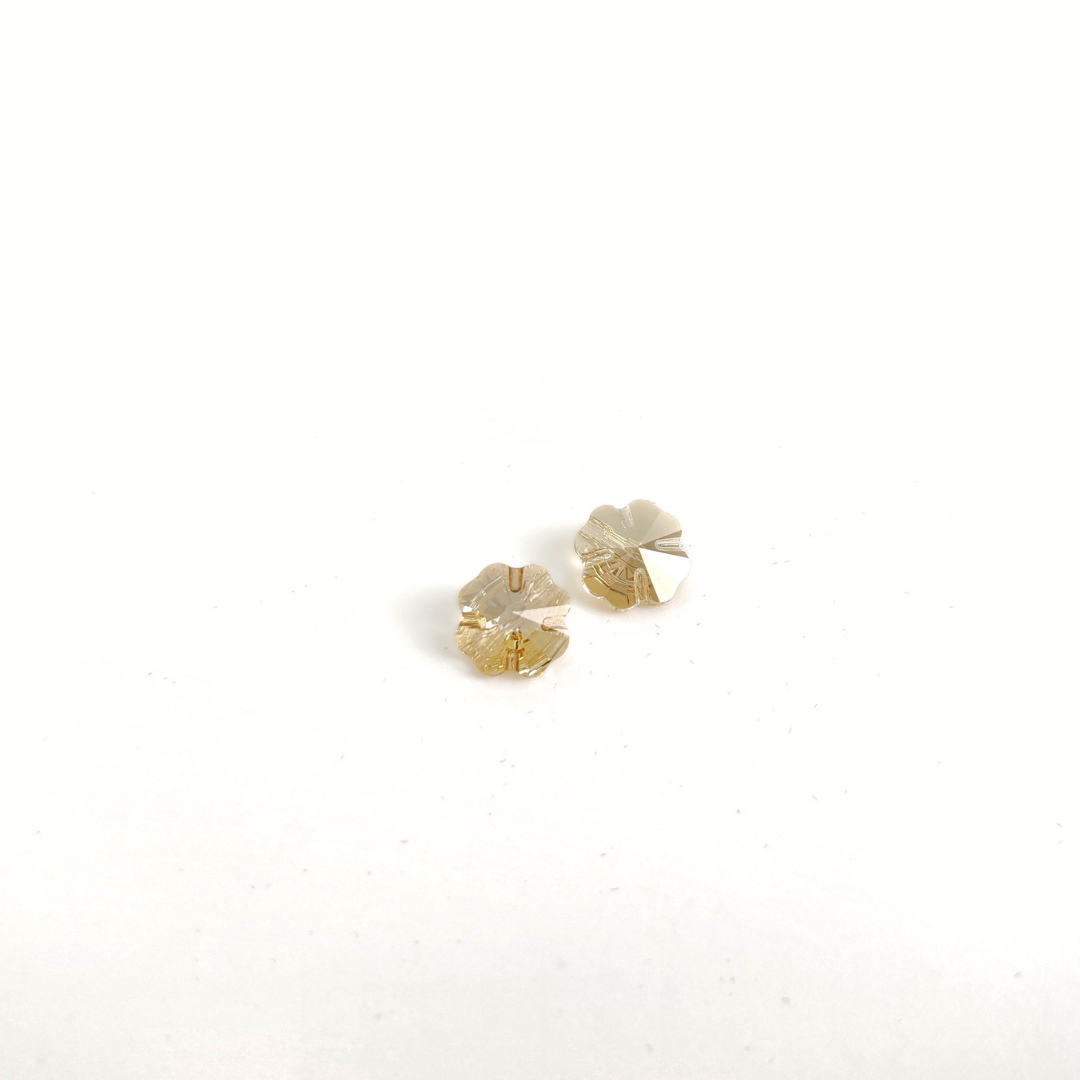 Clover Button 10mm