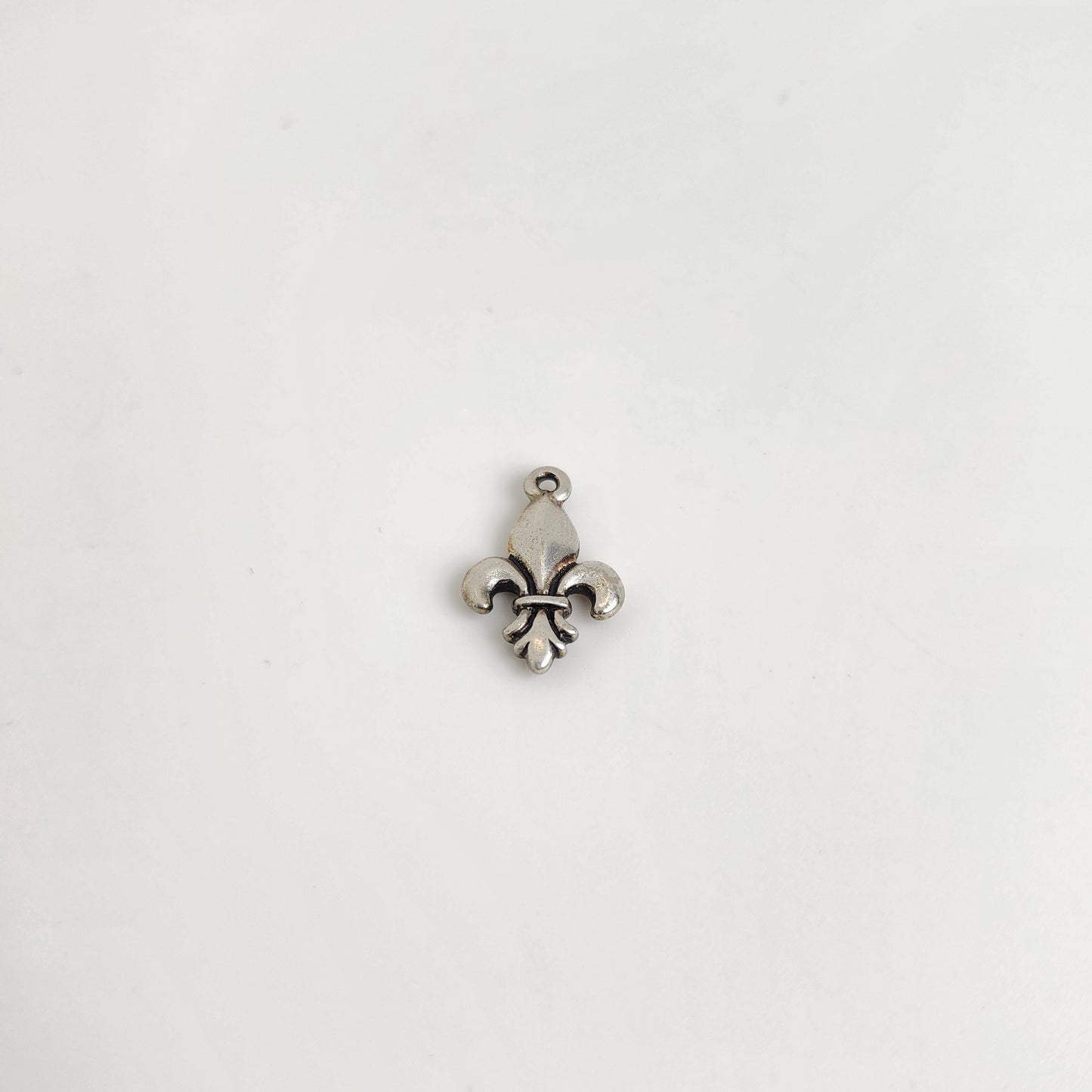 Large Fleur de Lis Drop