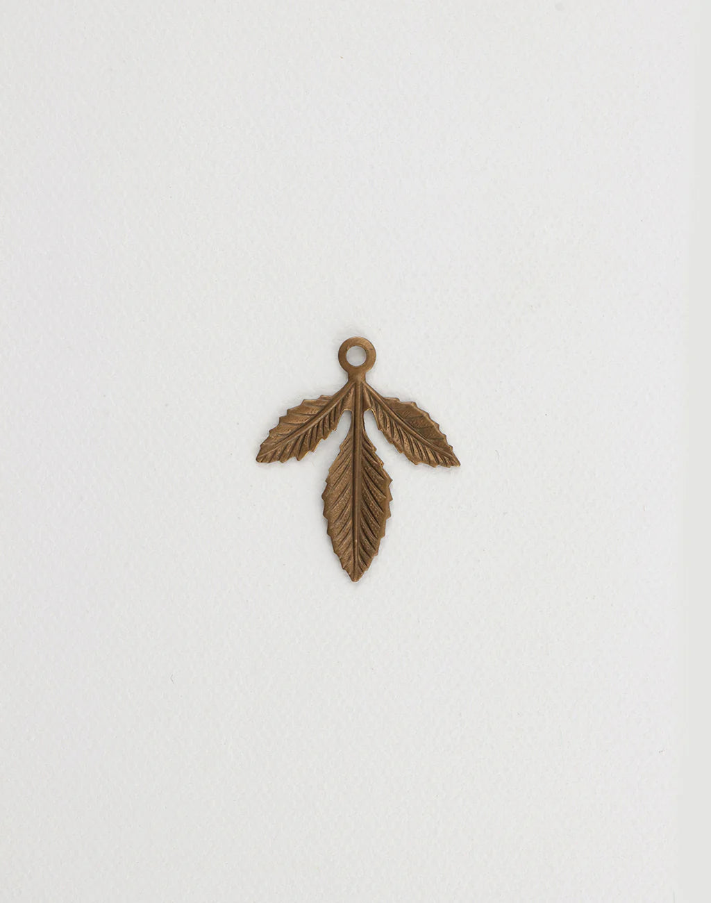 Triplasian Leaf 30x24mm
