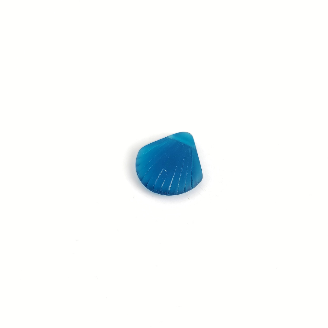 Clam Shell 28x30mm