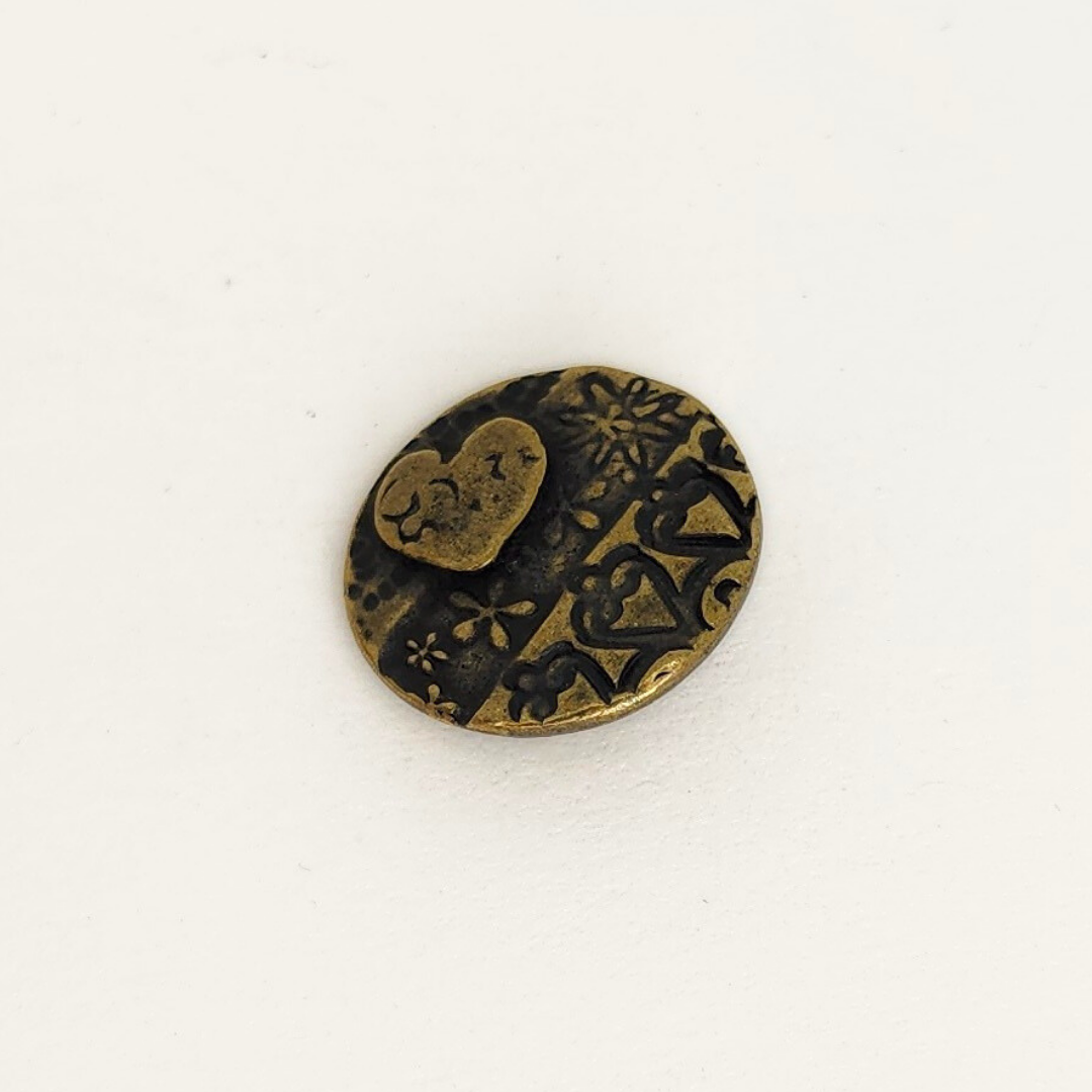 Amor Round Button