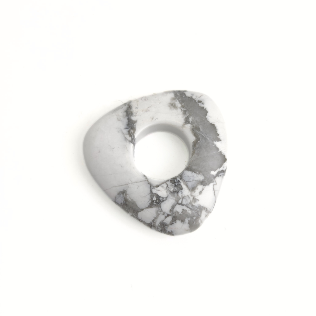 Howlite Triangle 40mm