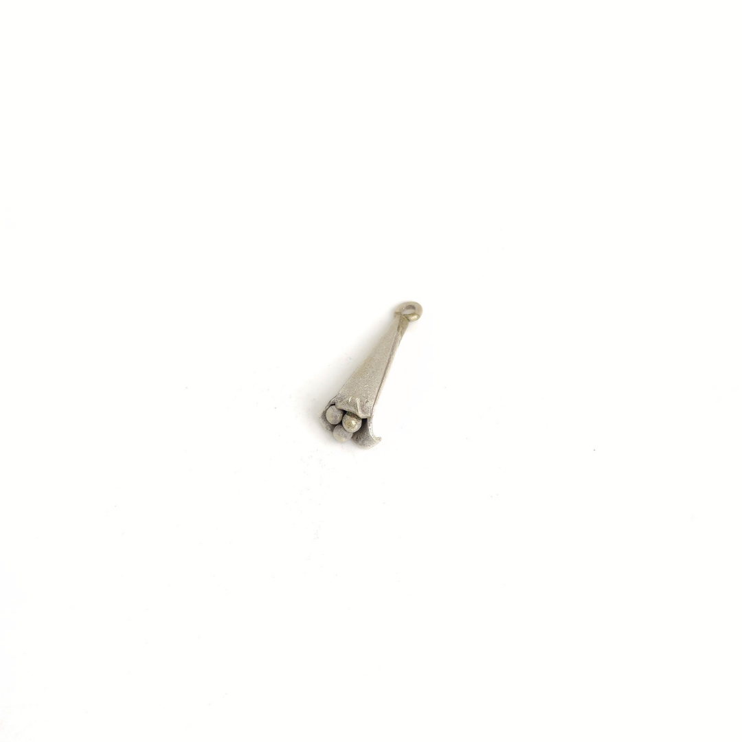 Trumpet Flower Pendant 25mm
