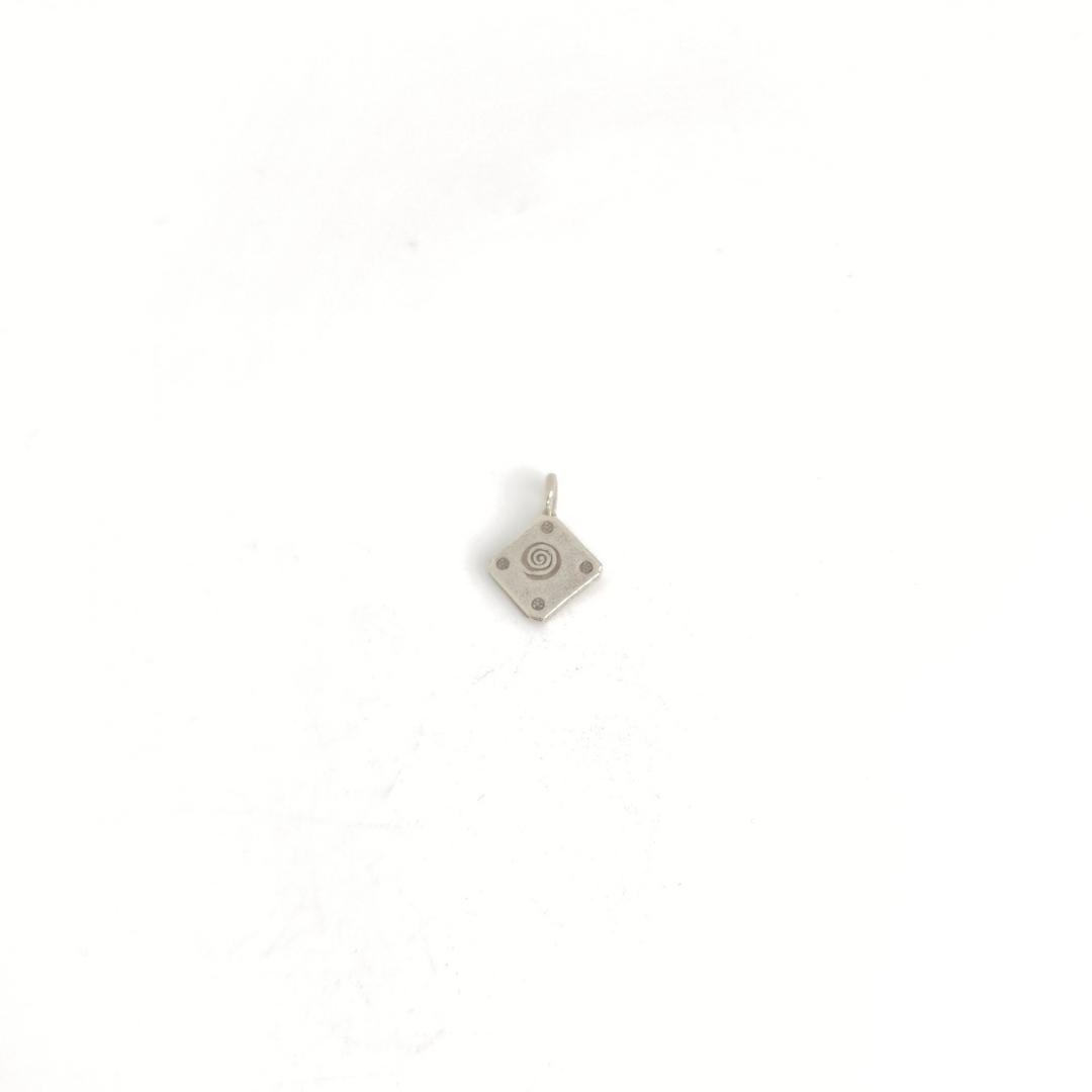 Square w/Swirl Dangle 16mm