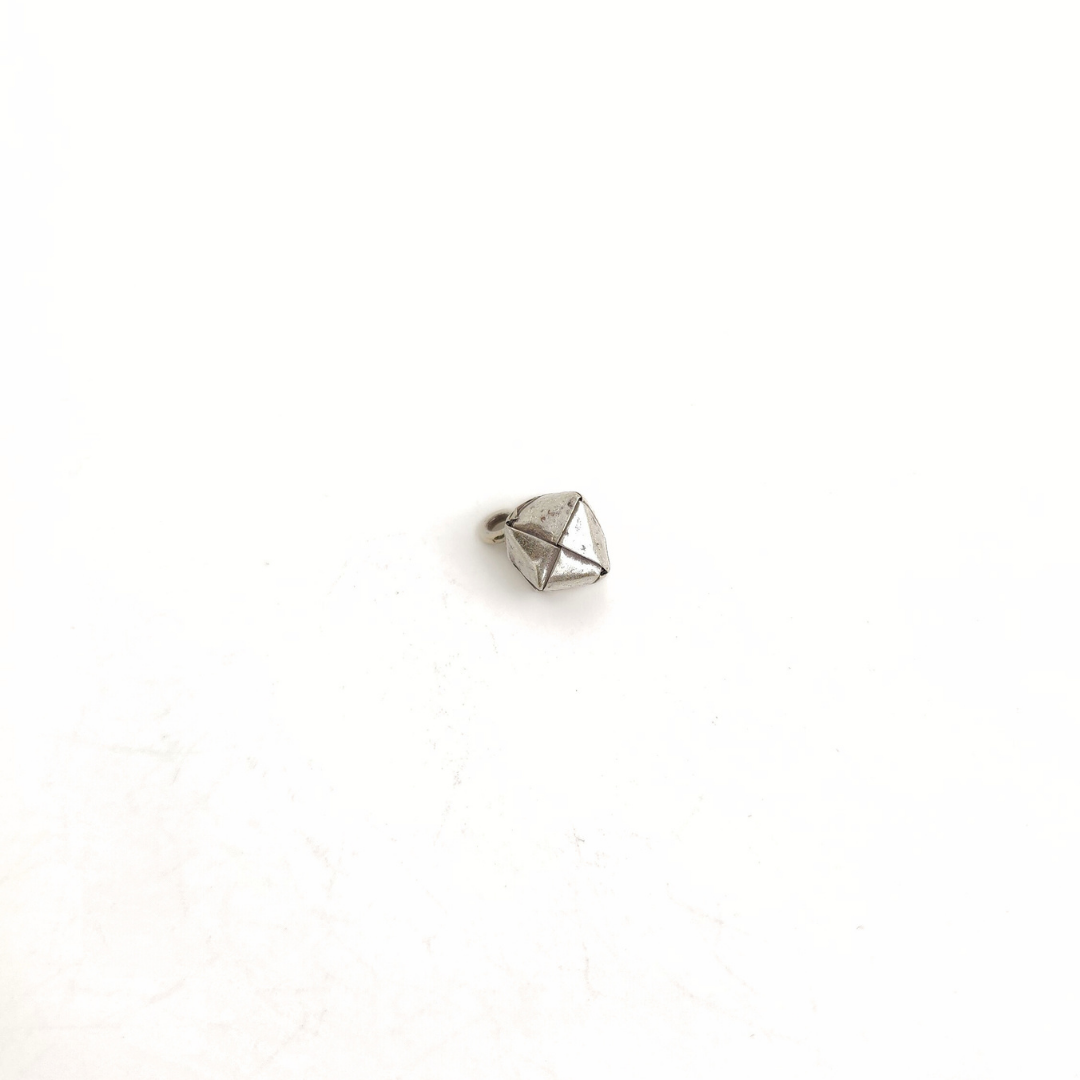 Present Pendant 15mm