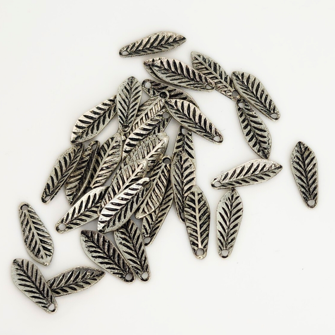 Silver Leaf Dagger 11x4mm