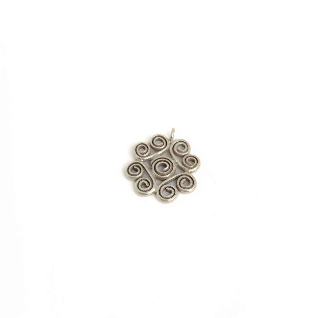 4 Scroll Dangle 26mm