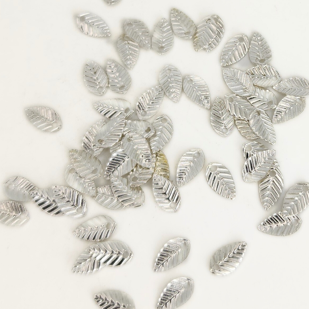 Leaf 7x4mm