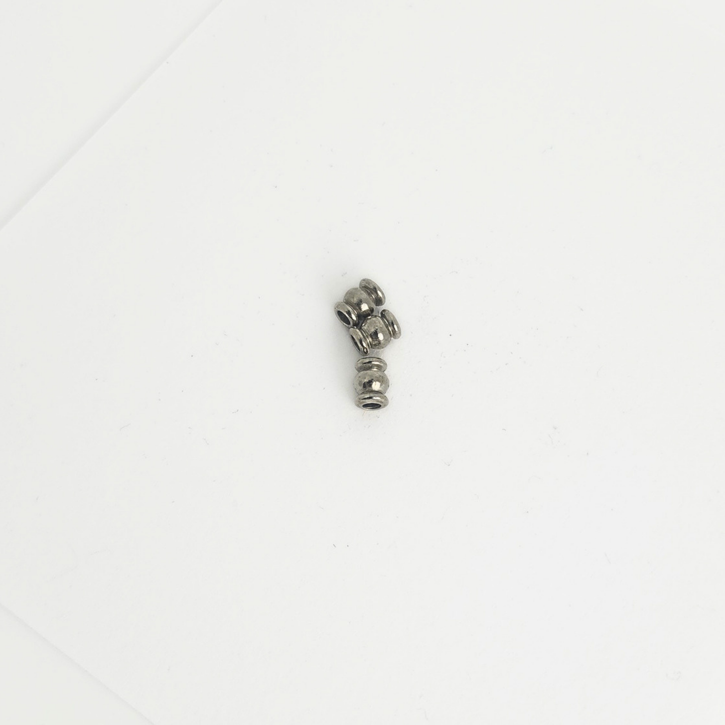 Double Hourglass 7x4mm