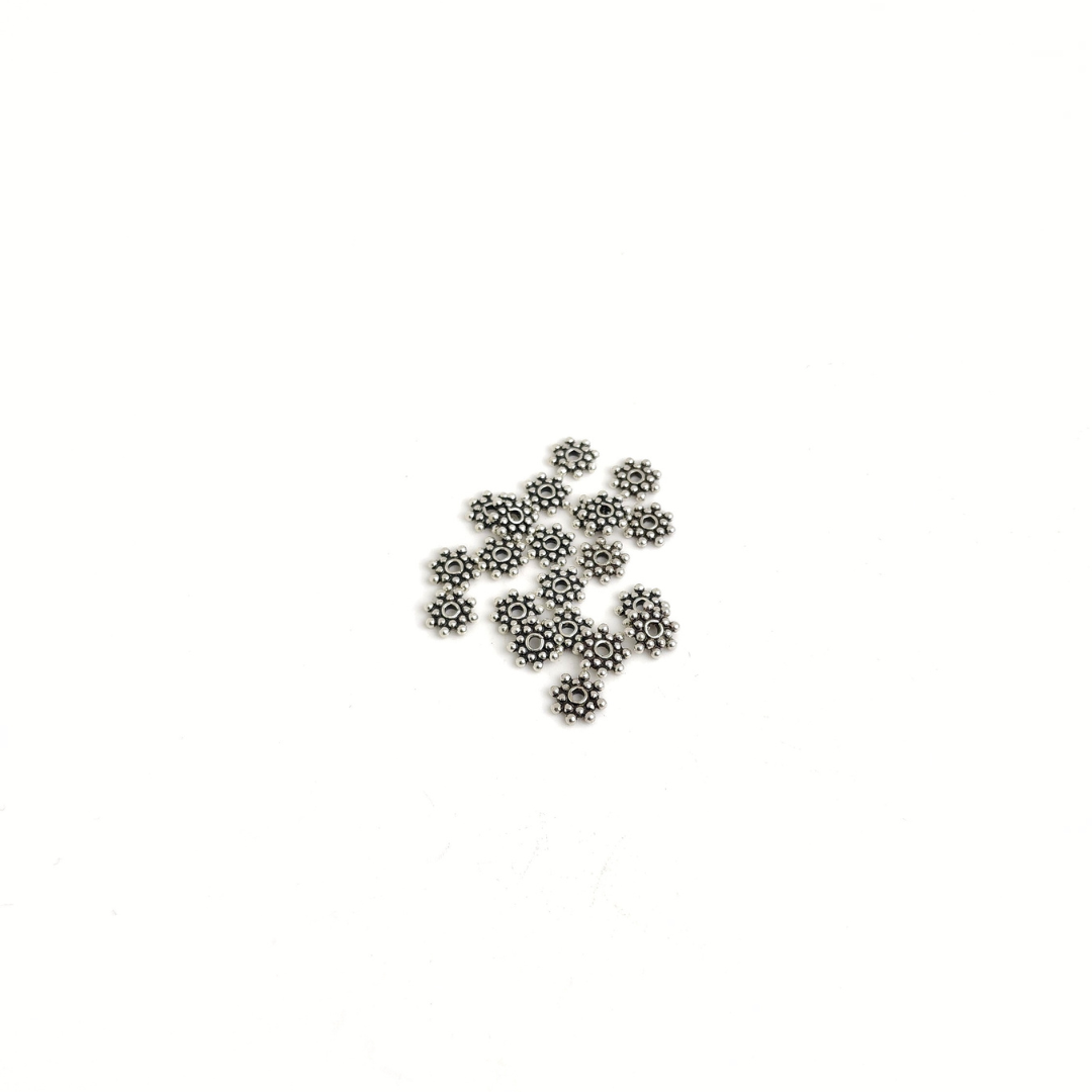 Snowflake Daisy 7mm