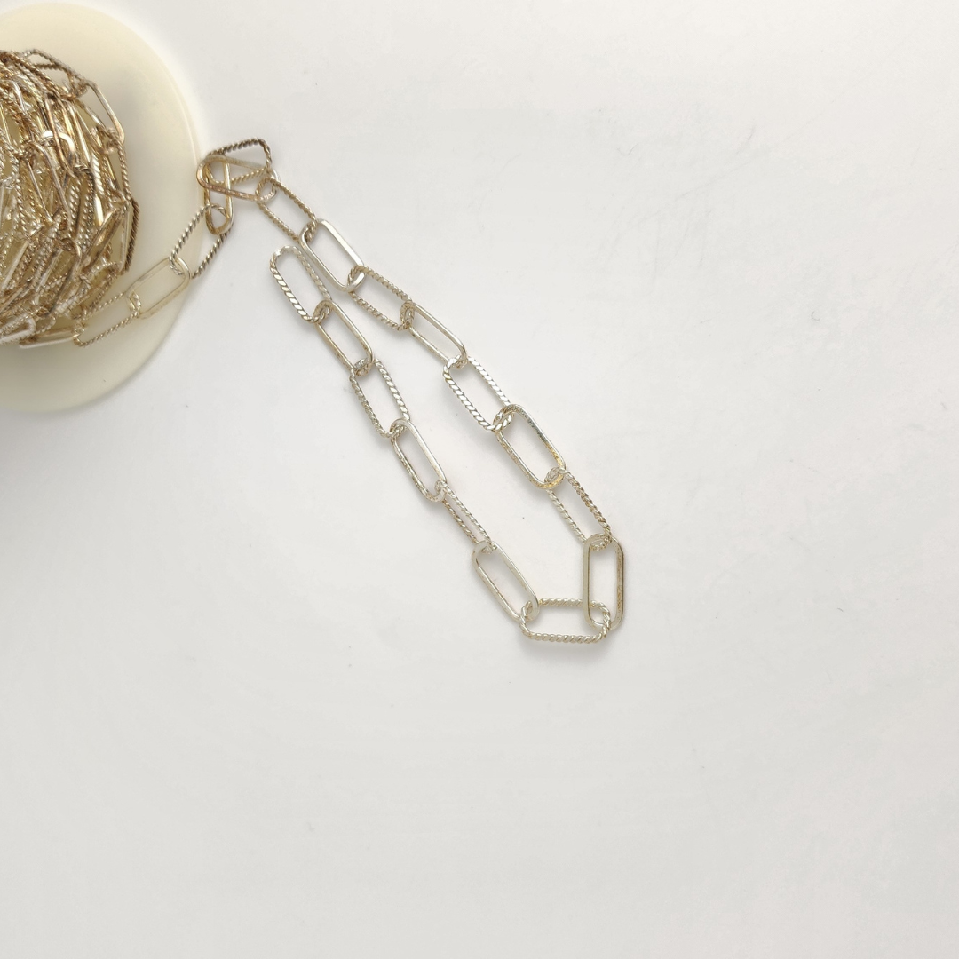 Flat 1/1 Rectangle Fancy Chain