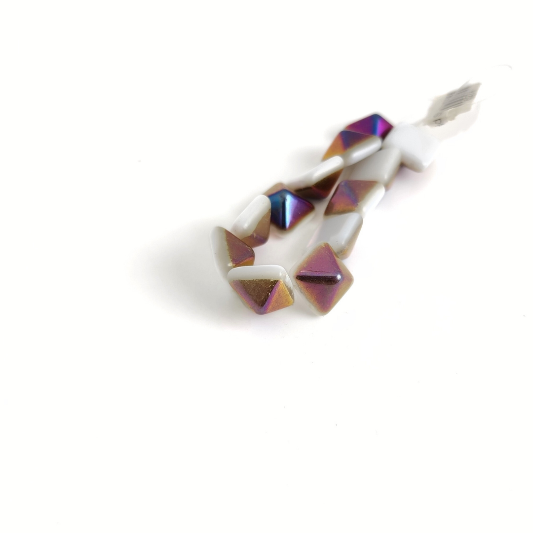Pyramid Stud 12mm
