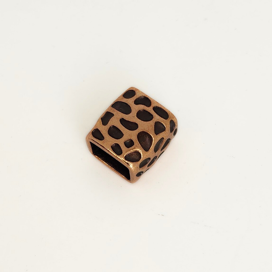 Leopard Cube Spacer
