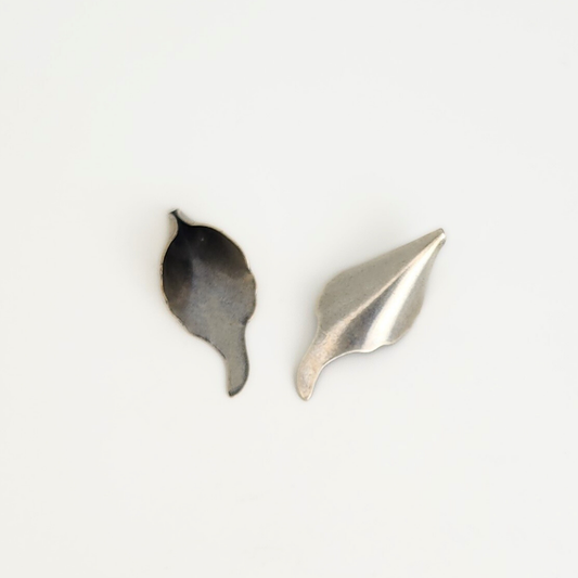 Antique Silver Calla Lily Pendant 14x34mm