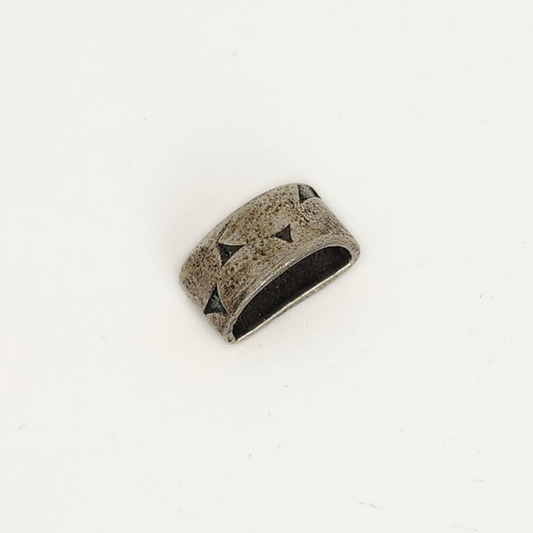 Antique Silver/MP Triangles 6mm