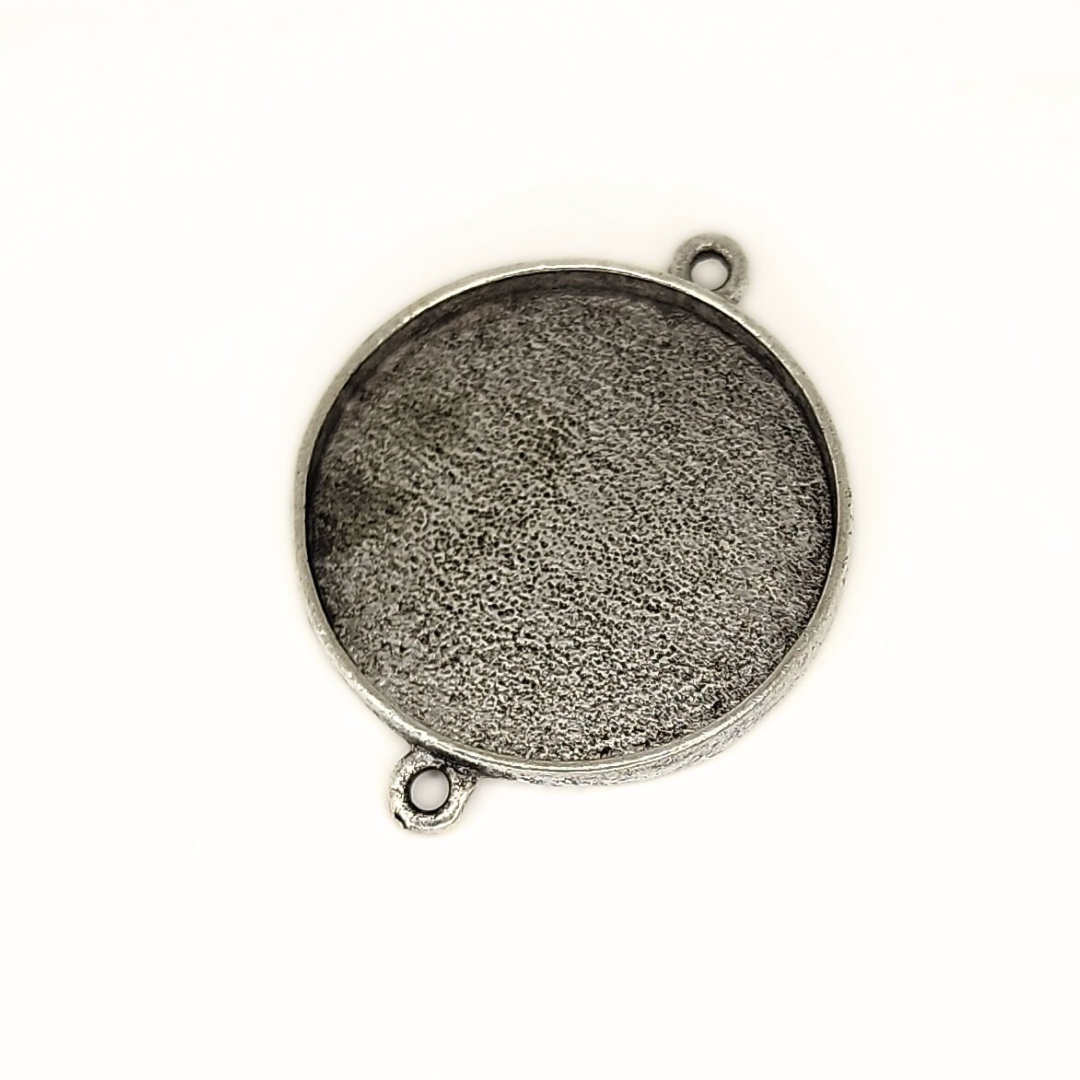 Grande Circle Pendant 42x34x4mm
