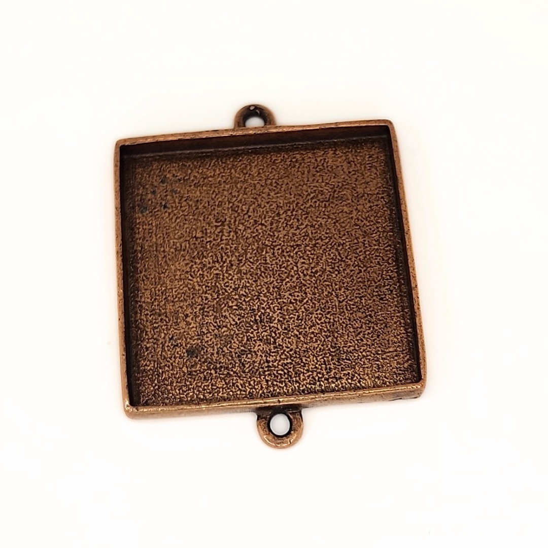 Grande Square Pendant 43x35x4mm