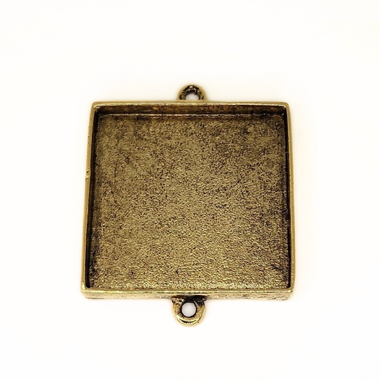 Grande Square Pendant 43x35x4mm