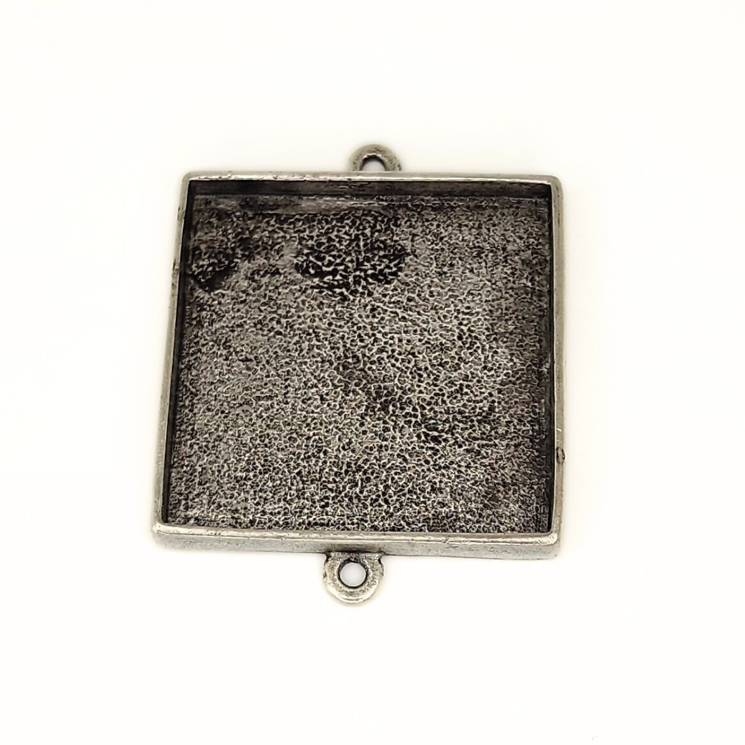 Grande Square Pendant 43x35x4mm