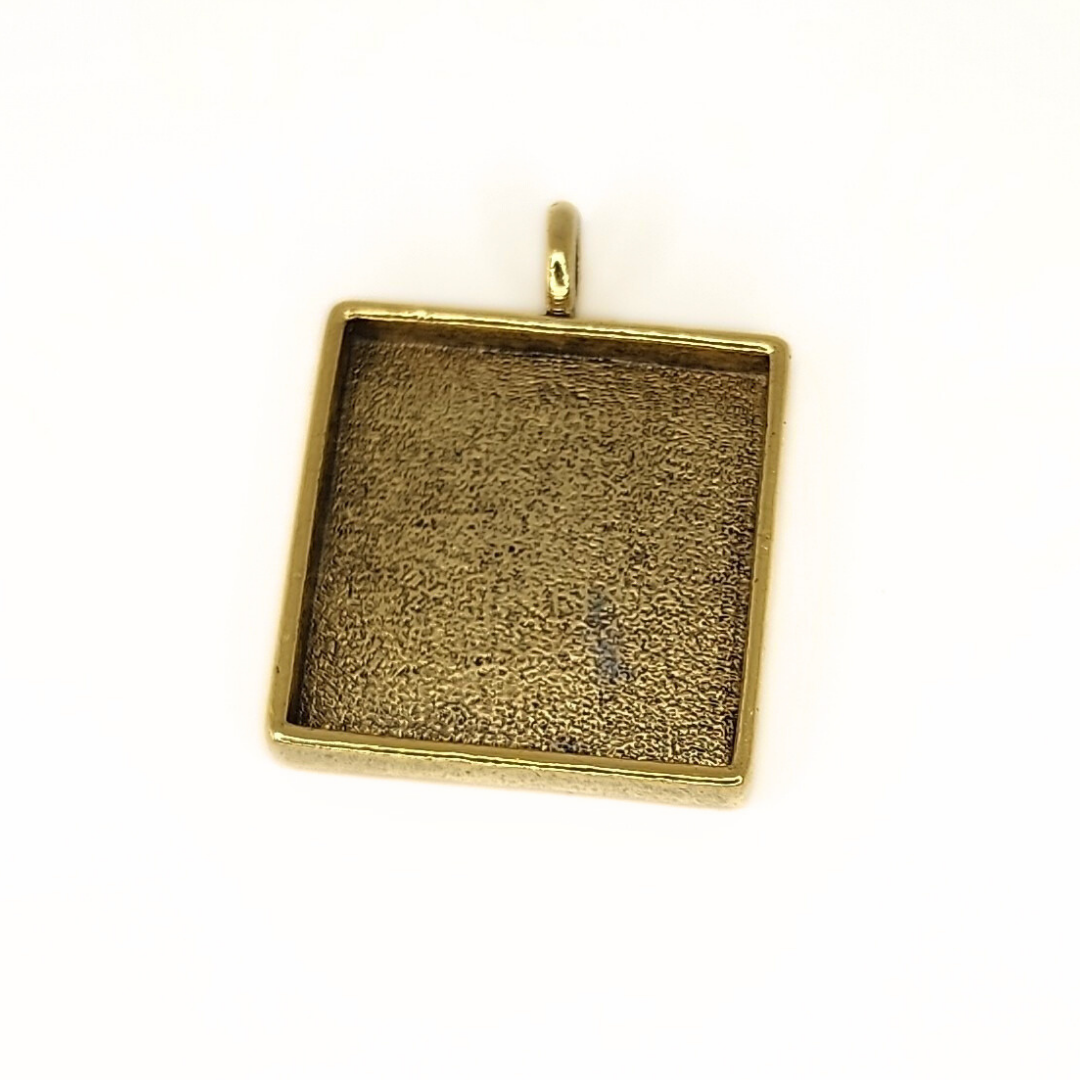 Square Pendant 26x26x5mm