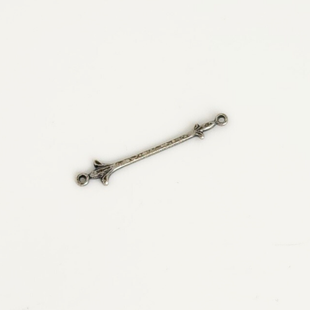 Fleur de Lis Connector 5x27mm