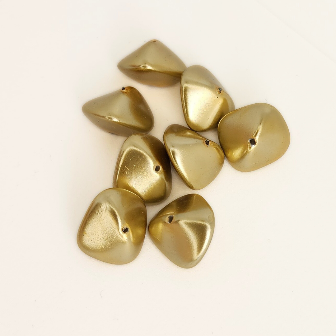 Wonky Oval 11x15mm