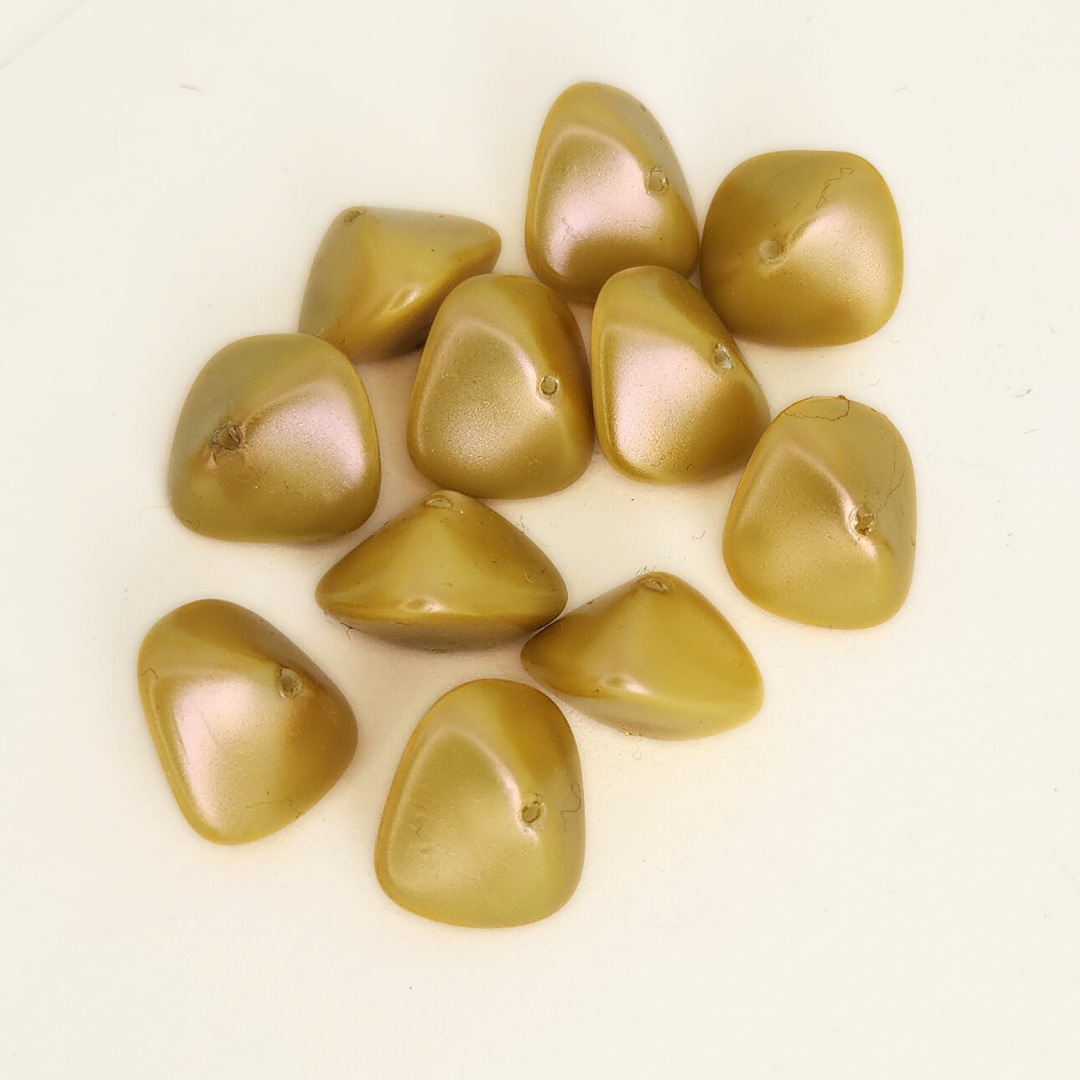 Wonky Oval 11x15mm
