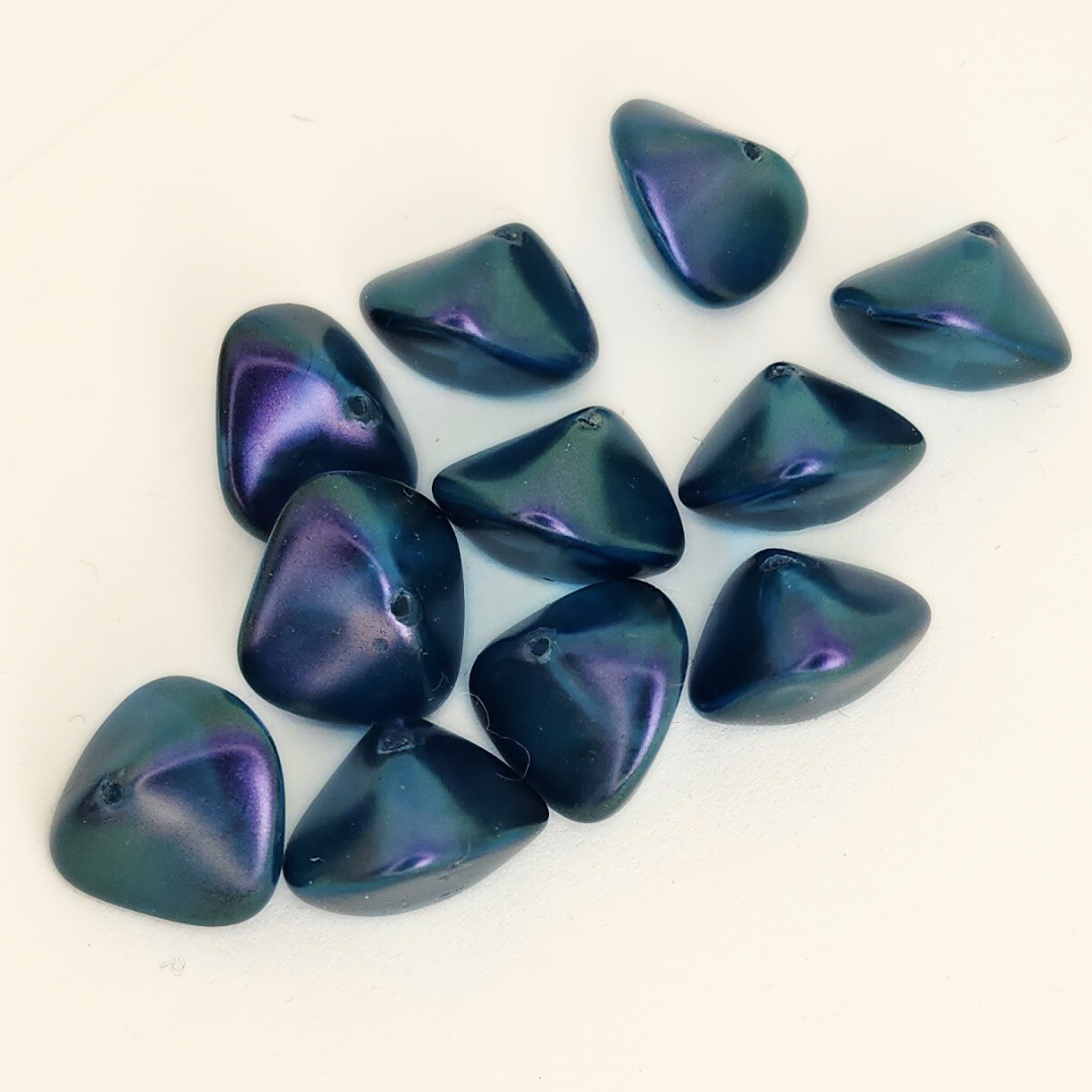 Wonky Oval 11x15mm