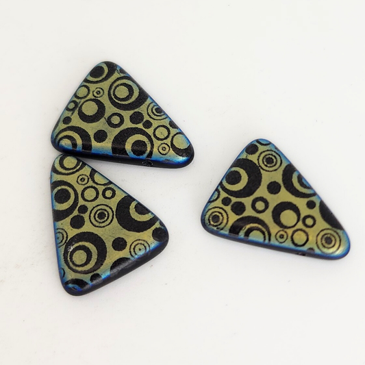 Teal Iris Bubbles Triangle 14x18mm