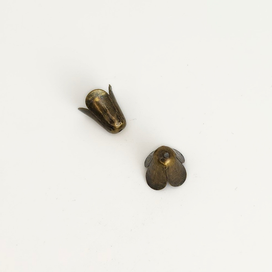 Antique Bronze Lily Flower Cap 12mm