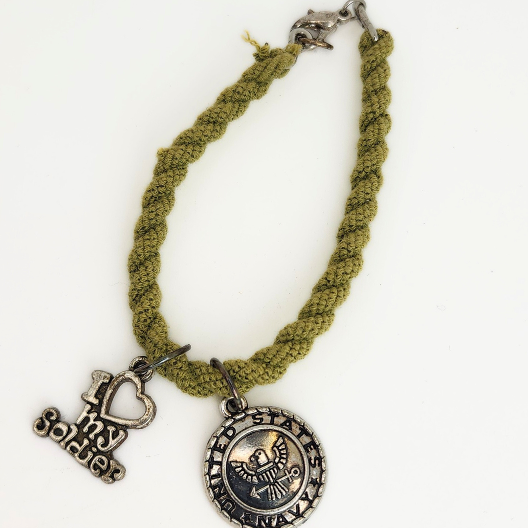 Green Blousing Bracelet