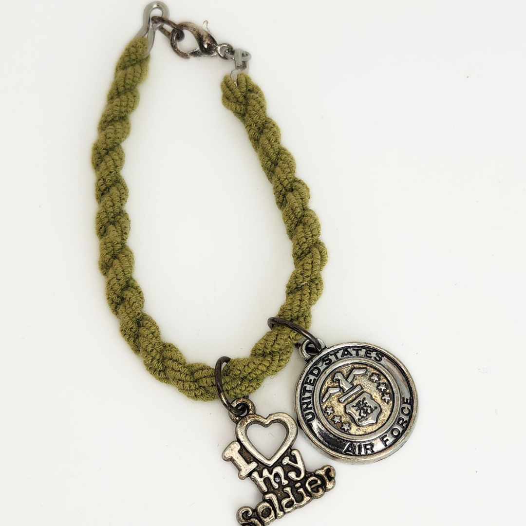 Green Blousing Bracelet