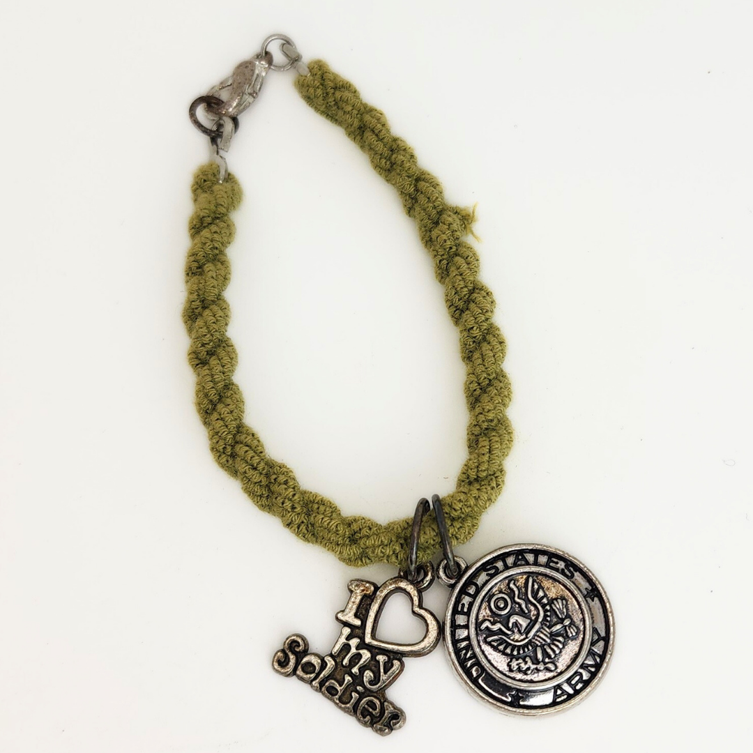 Green Blousing Bracelet