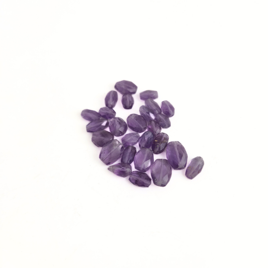 Light Amethyst Faceted Oval 6-9x4-8mm