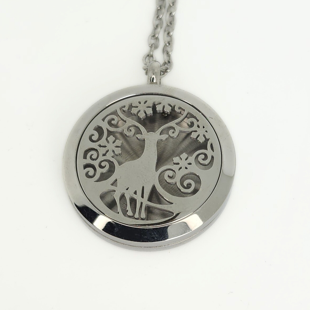 Reindeer & Snow Necklace 30mm