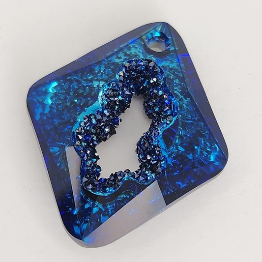 Growing Crystal Rhombus 36mm