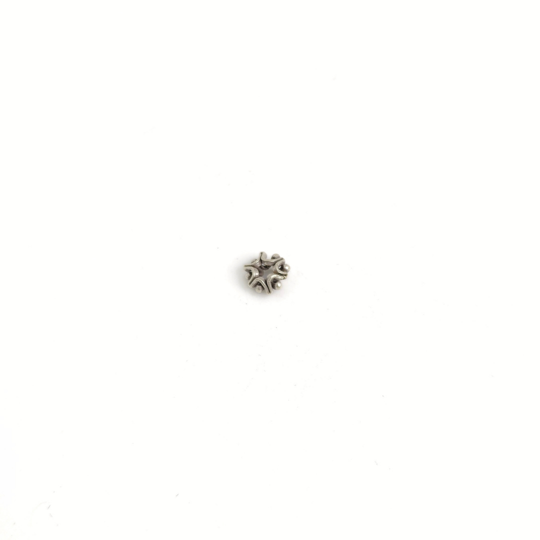 Pinch Flower 3x8mm