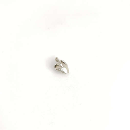 Strawberry Pendant 18mm