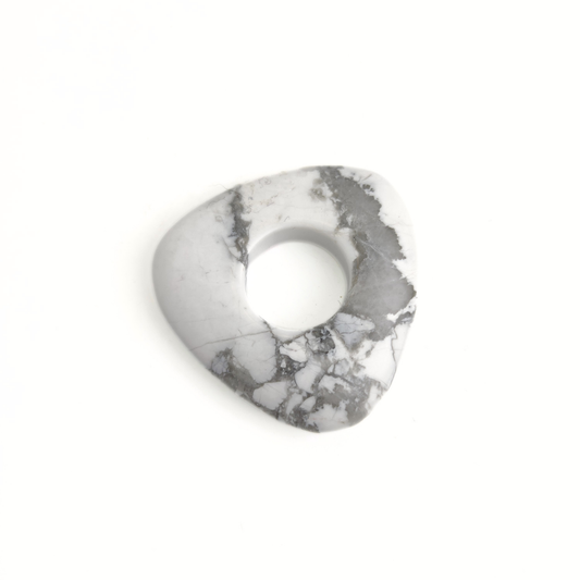 Howlite Triangle 40mm