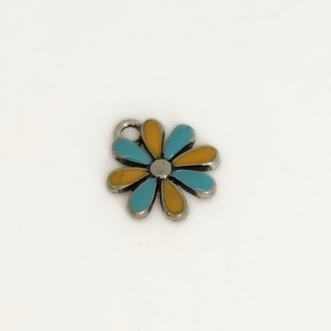 Daisy Charm 15mm
