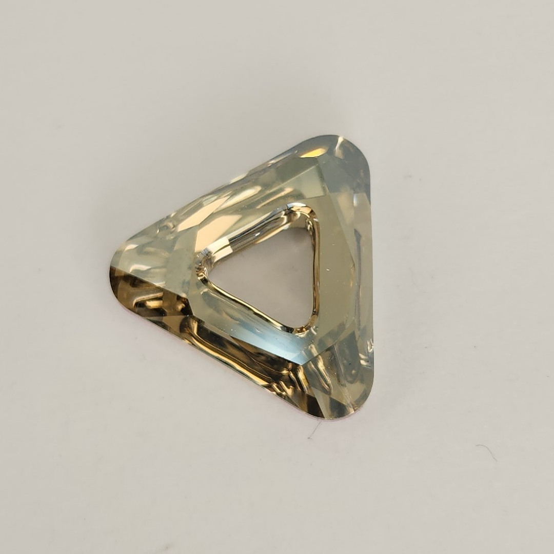 Cosmic Triangle 20mm