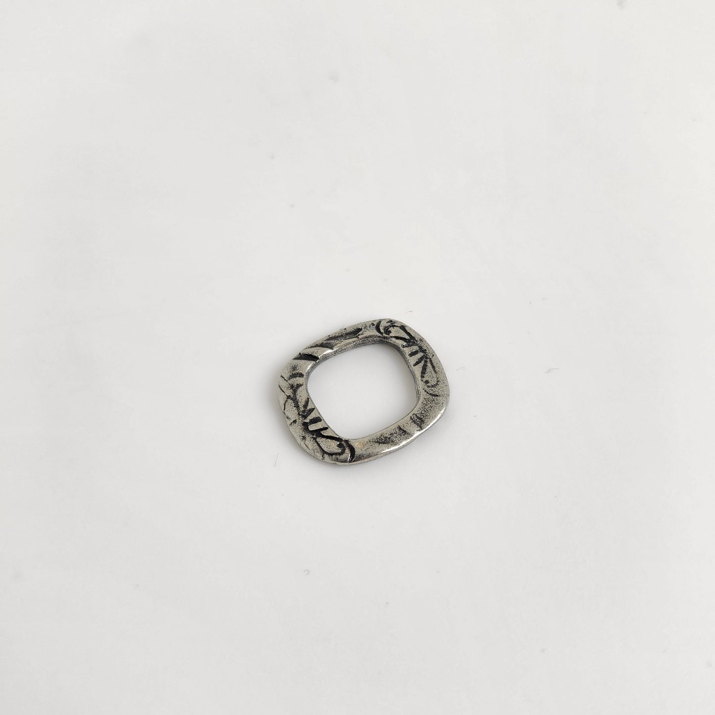 Jardin Square Link 5/8"