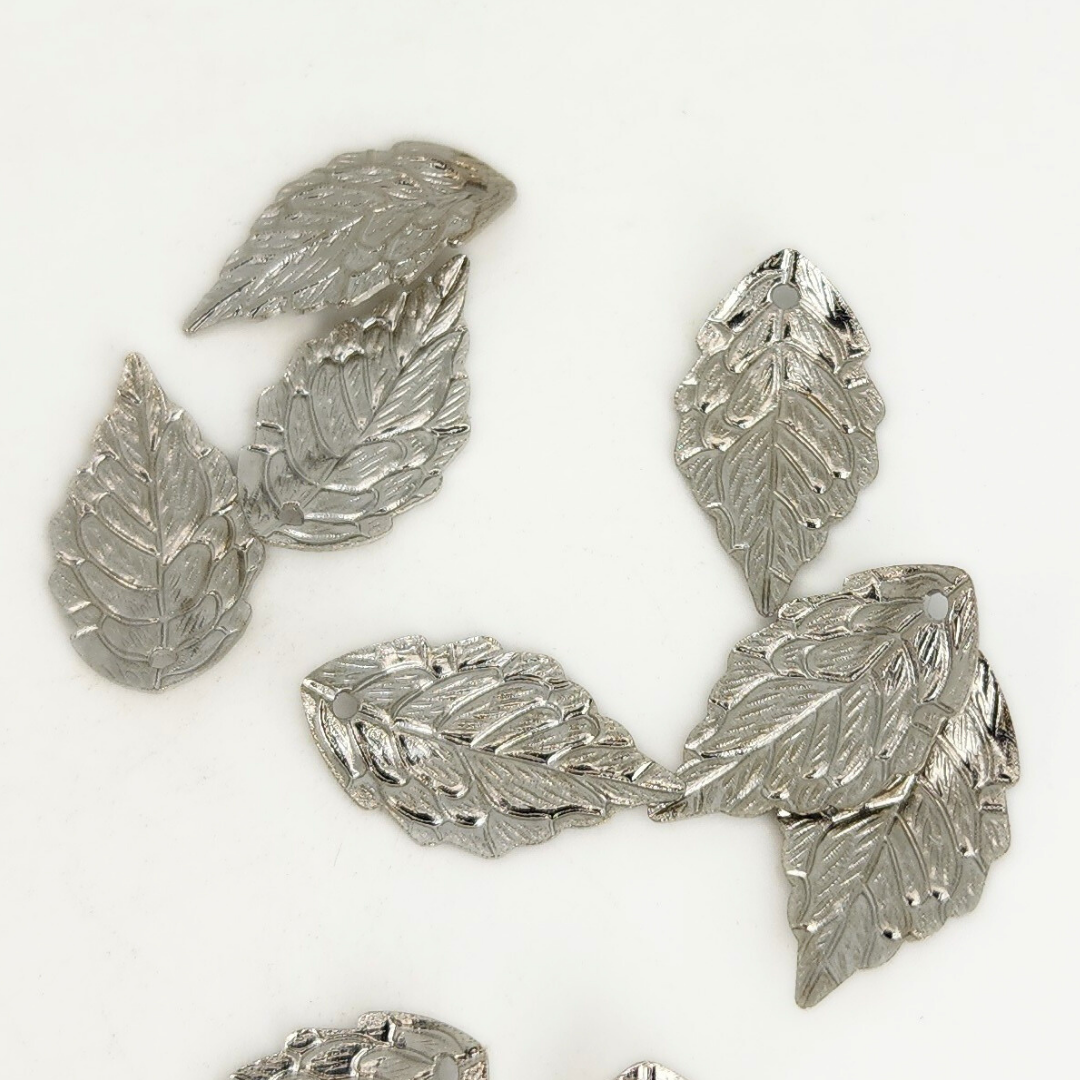 Leaf 18x10mm