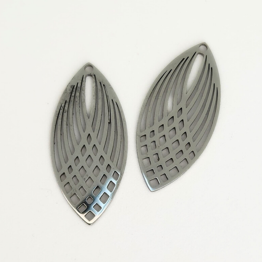 Lattice Pattern Marquise Pendant 11x24mm