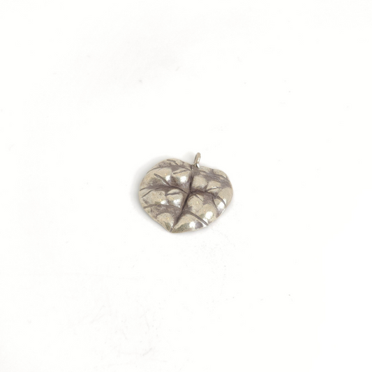 Lilly Leaf 29x24mm
