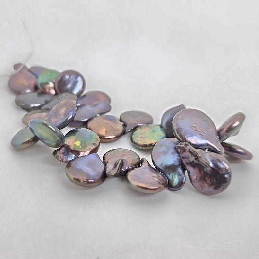 Peacock Teardrop Freshwater Pear 14mm
