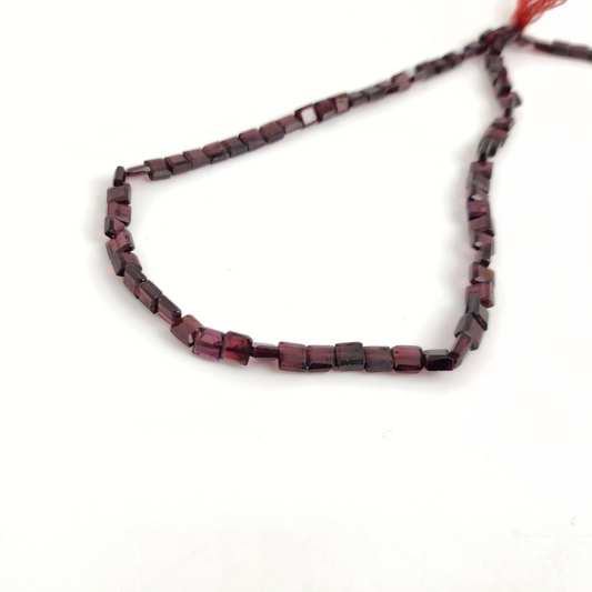 B Garnet Faceted Square 4-5mm