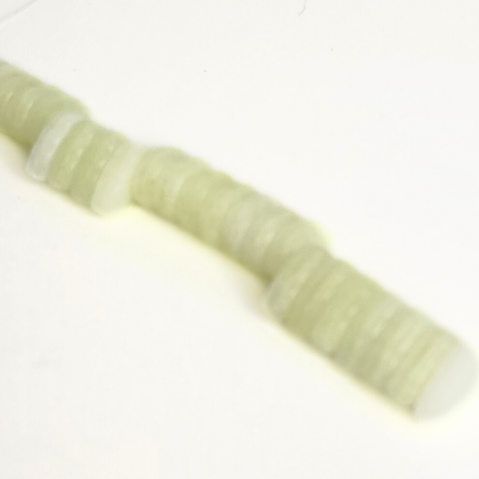 Milky Yellow Leaf 4x11mm