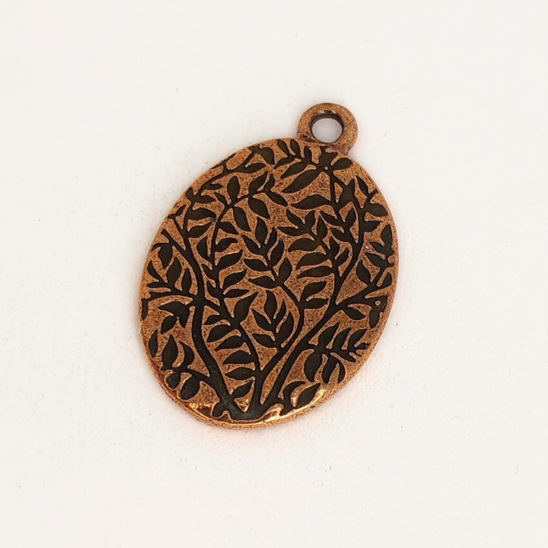 Scalloped Oval Drop Frame