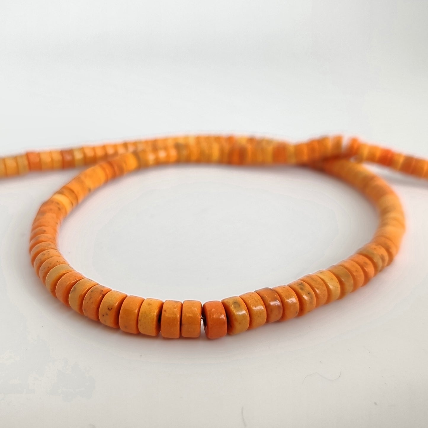 Orange Magnesite Heshi 3x6mm